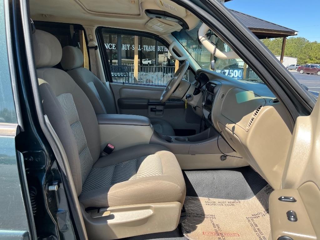 Ford Explorer Sport Trac 4dr 126" WB XLT Premium 2004