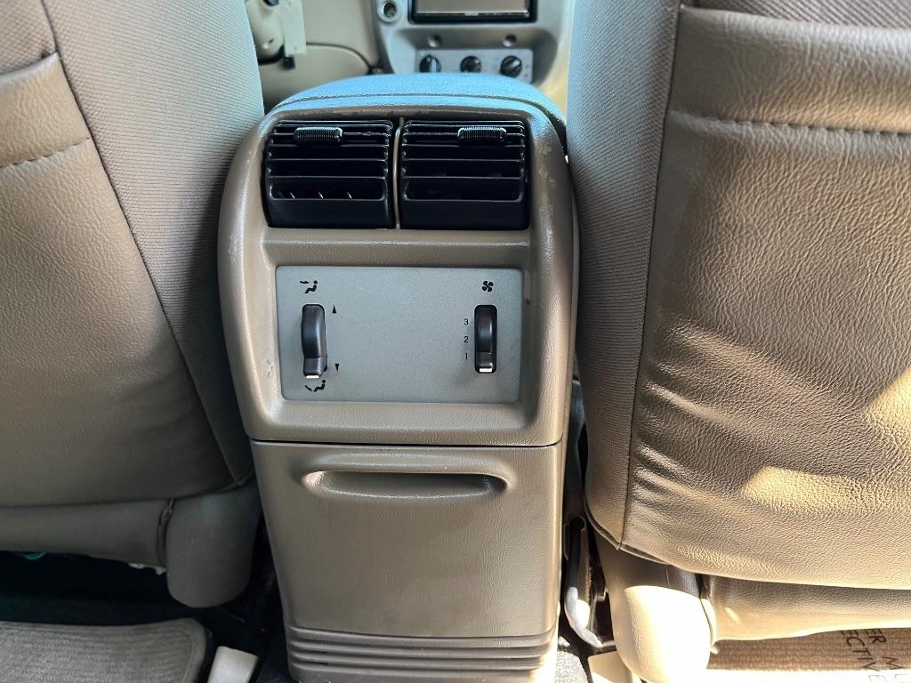 Ford Explorer Sport Trac 4dr 126" WB XLT Premium 2004