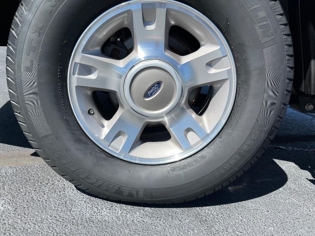 Ford Explorer Sport Trac 4dr 126" WB XLT Premium 2004