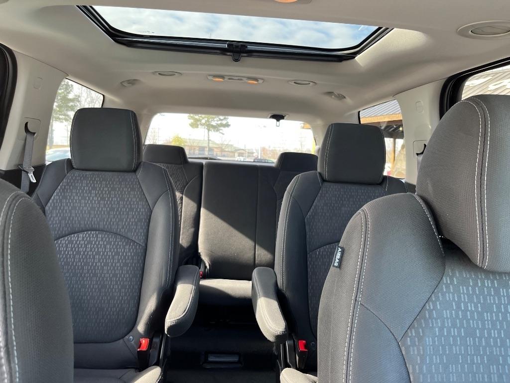 GMC Acadia AWD 4dr SLE w/SLE-2 2015