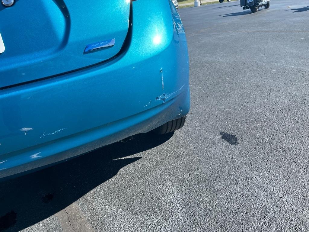 Nissan Versa Note 5dr HB CVT 1.6 S Plus 2014