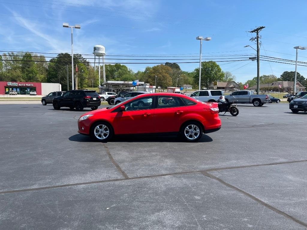 Ford Focus 4dr Sdn SE 2012