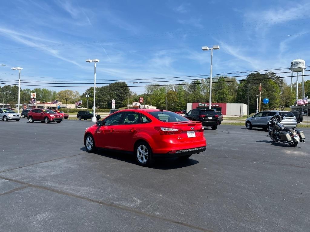 Ford Focus 4dr Sdn SE 2012