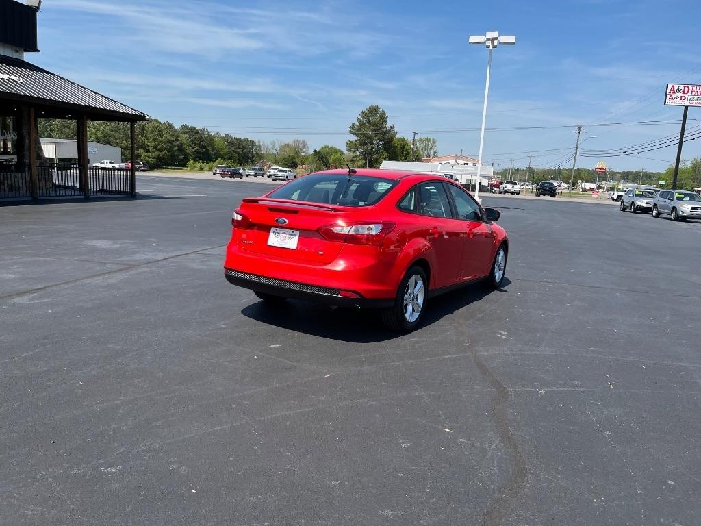 Ford Focus 4dr Sdn SE 2012