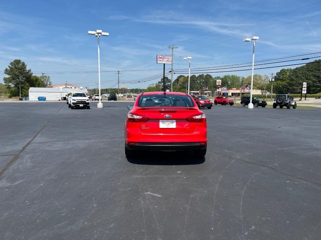 Ford Focus 4dr Sdn SE 2012