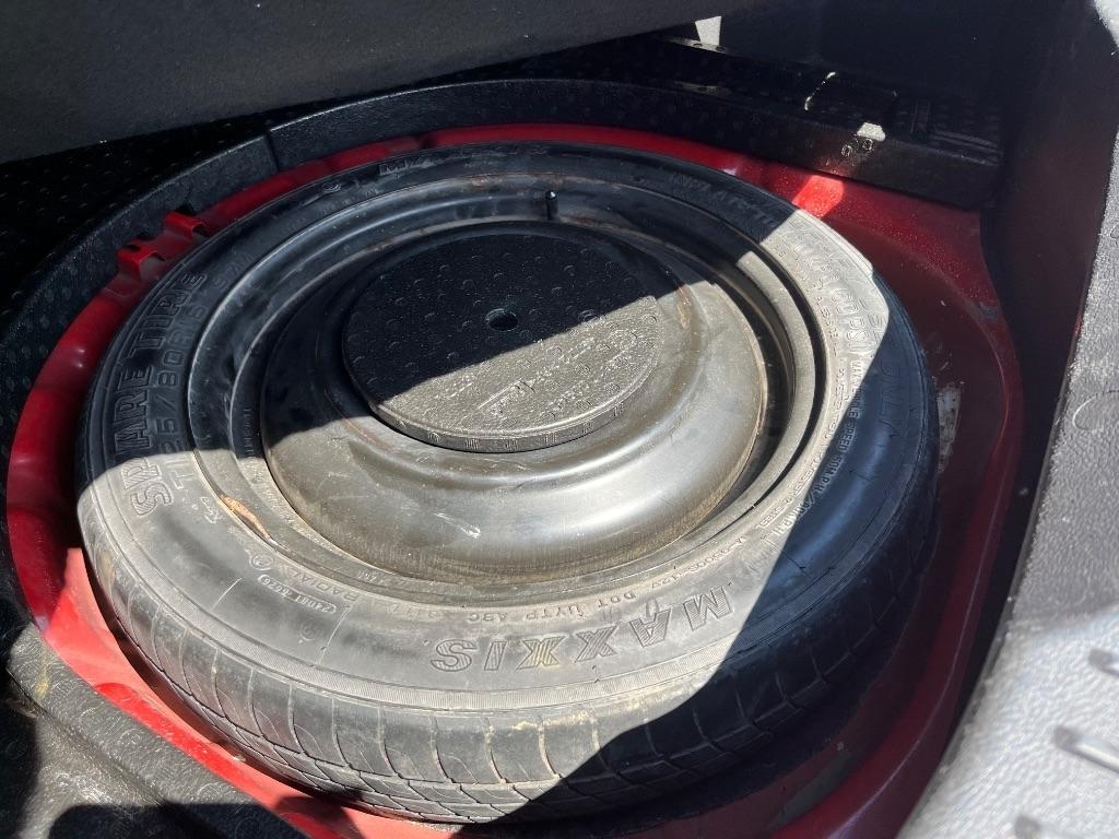 Ford Focus 4dr Sdn SE 2012