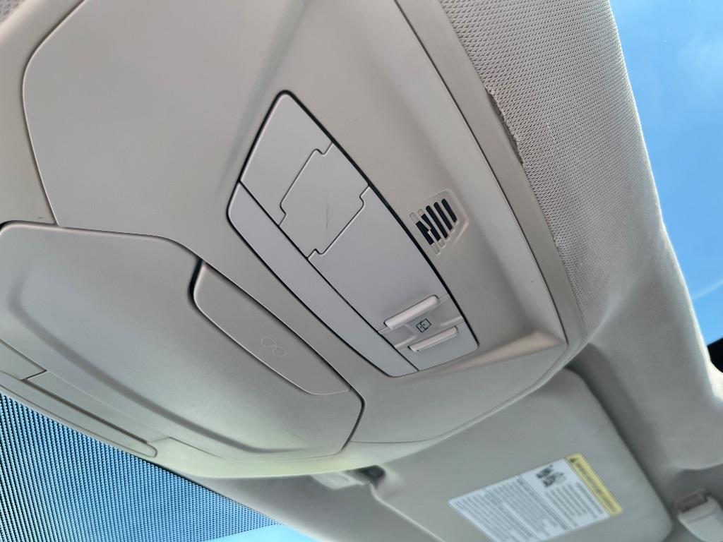 Ford Focus 4dr Sdn SE 2012