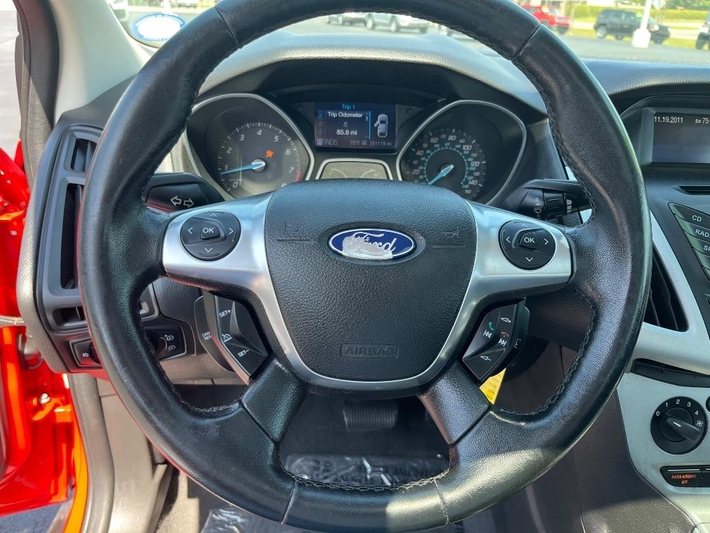 Ford Focus 4dr Sdn SE 2012