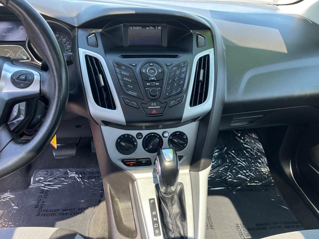 Ford Focus 4dr Sdn SE 2012