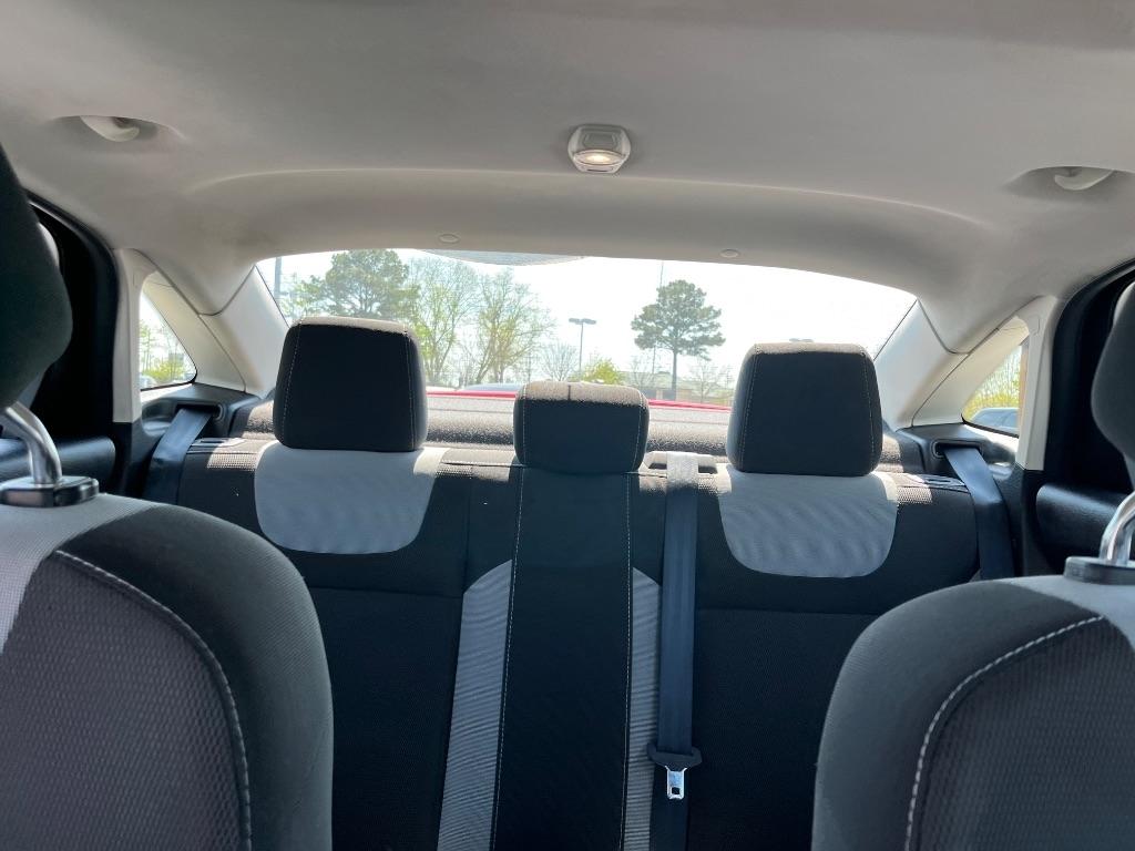 Ford Focus 4dr Sdn SE 2012