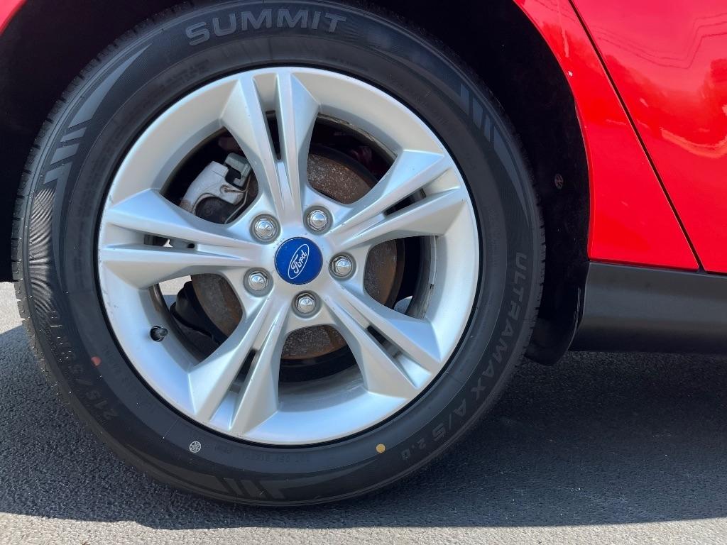 Ford Focus 4dr Sdn SE 2012