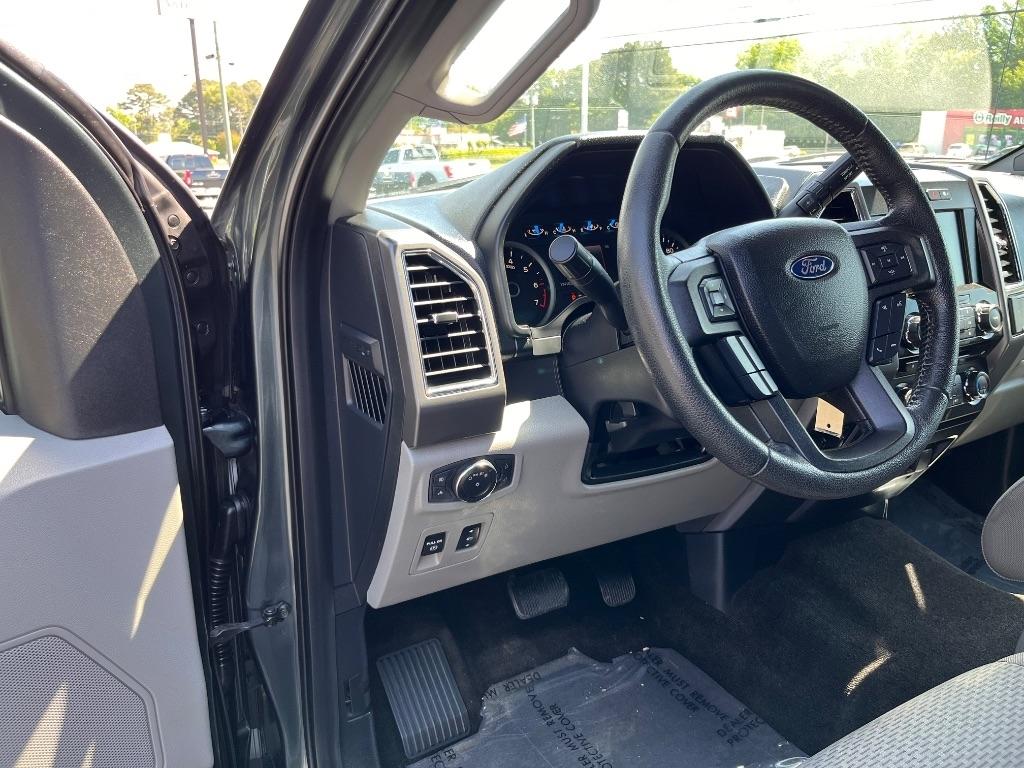 Ford F-150 2WD SuperCrew 157" Lariat 2015