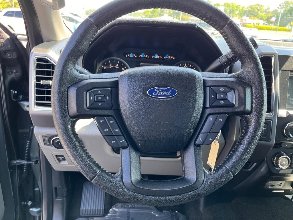 Ford F-150 2WD SuperCrew 157" Lariat 2015