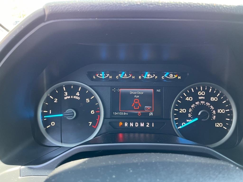 Ford F-150 2WD SuperCrew 157" Lariat 2015