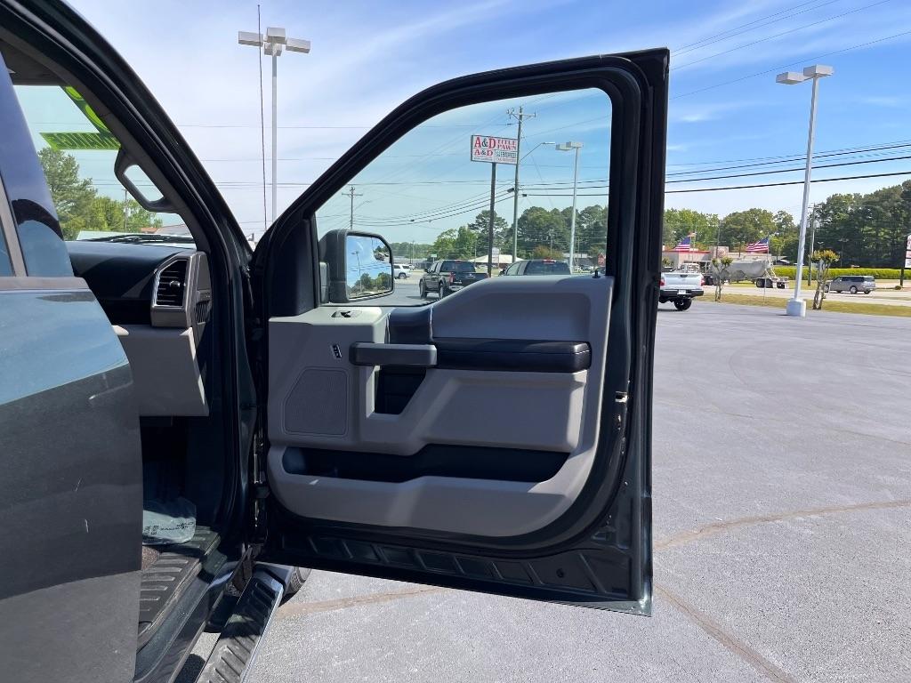 Ford F-150 2WD SuperCrew 157" Lariat 2015