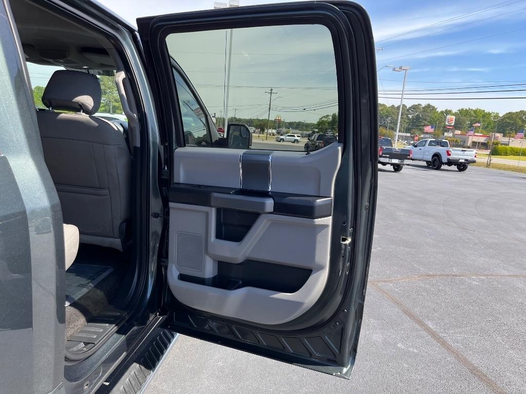 Ford F-150 2WD SuperCrew 157" Lariat 2015