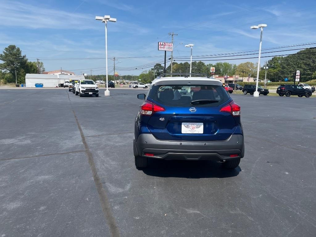 Nissan Kicks SV FWD 2020