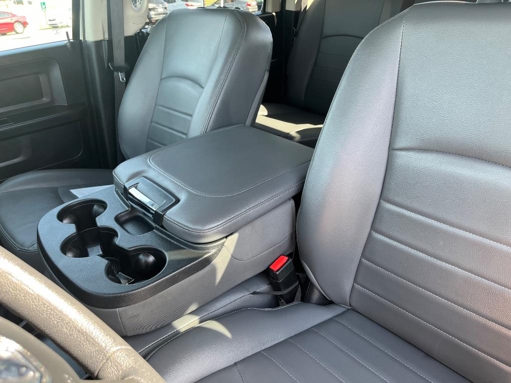 RAM 1500 Classic Tradesman 4x2 Crew Cab 5'7" Box 2019