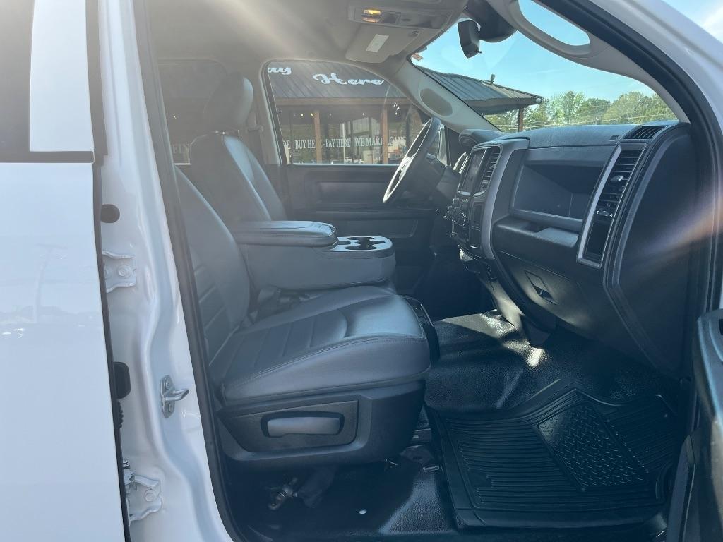 RAM 1500 Classic Tradesman 4x2 Crew Cab 5'7" Box 2019