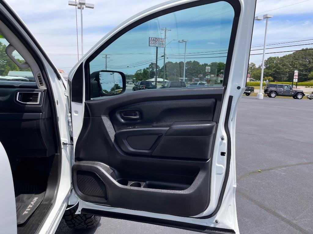 Nissan Titan 4x4 Single Cab S 2017