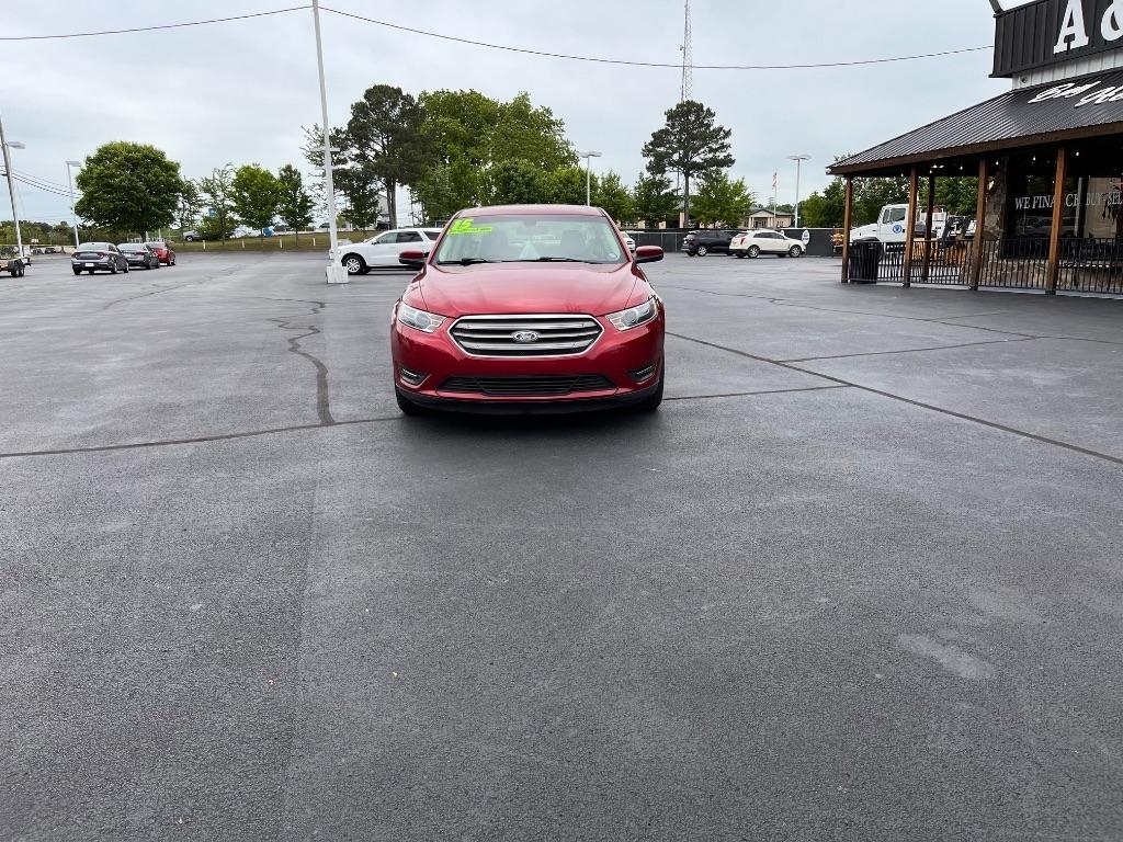 Ford Taurus 4dr Sdn SEL FWD 2015