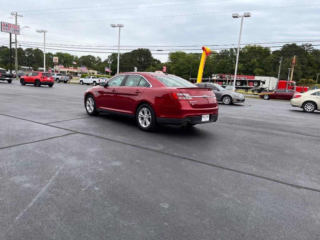 Ford Taurus 4dr Sdn SEL FWD 2015