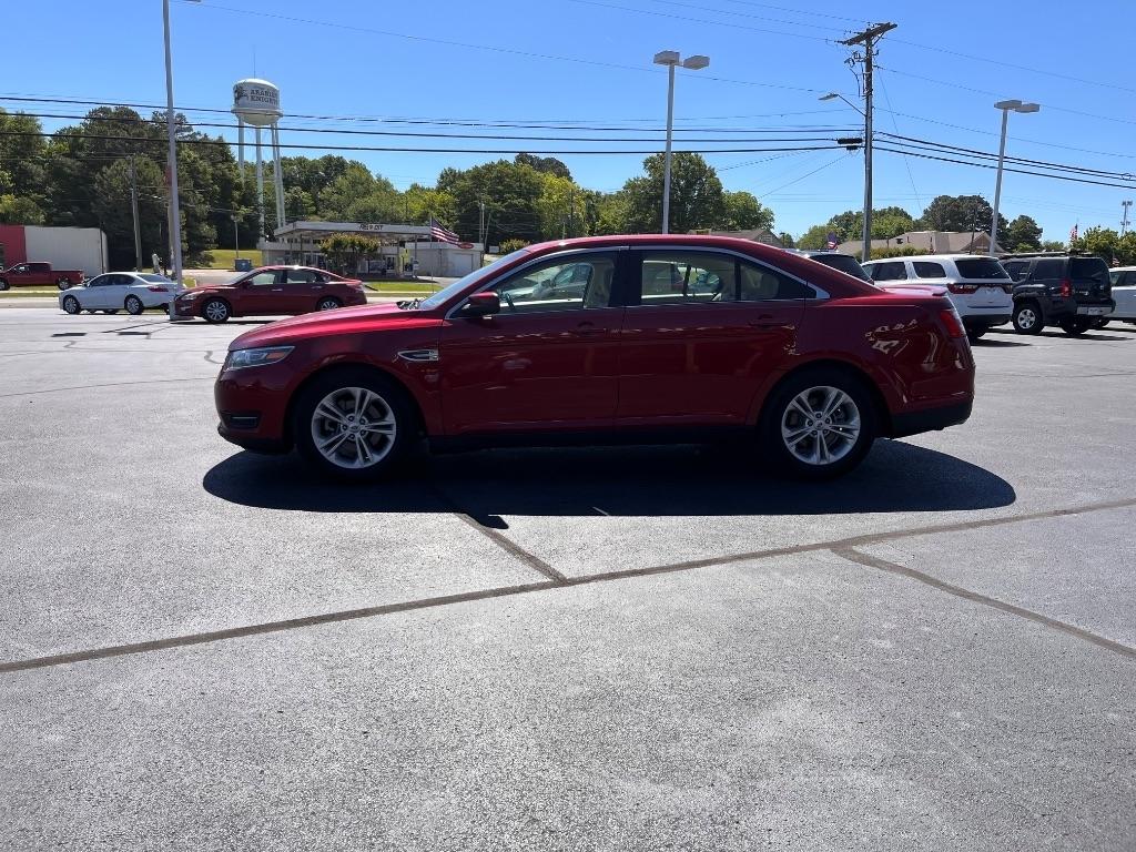 Ford Taurus 4dr Sdn SEL FWD 2015