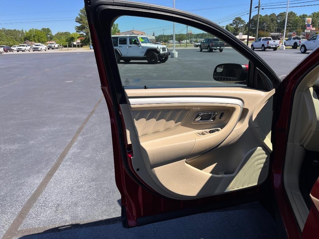 Ford Taurus 4dr Sdn SEL FWD 2015