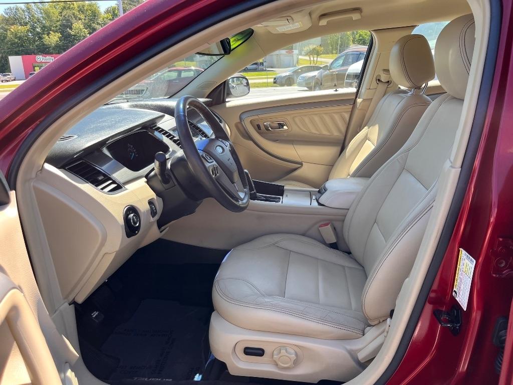 Ford Taurus 4dr Sdn SEL FWD 2015
