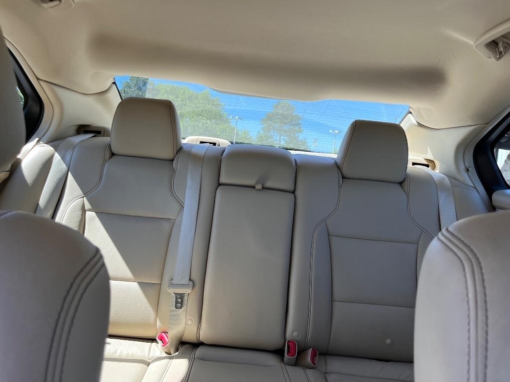 Ford Taurus 4dr Sdn SEL FWD 2015