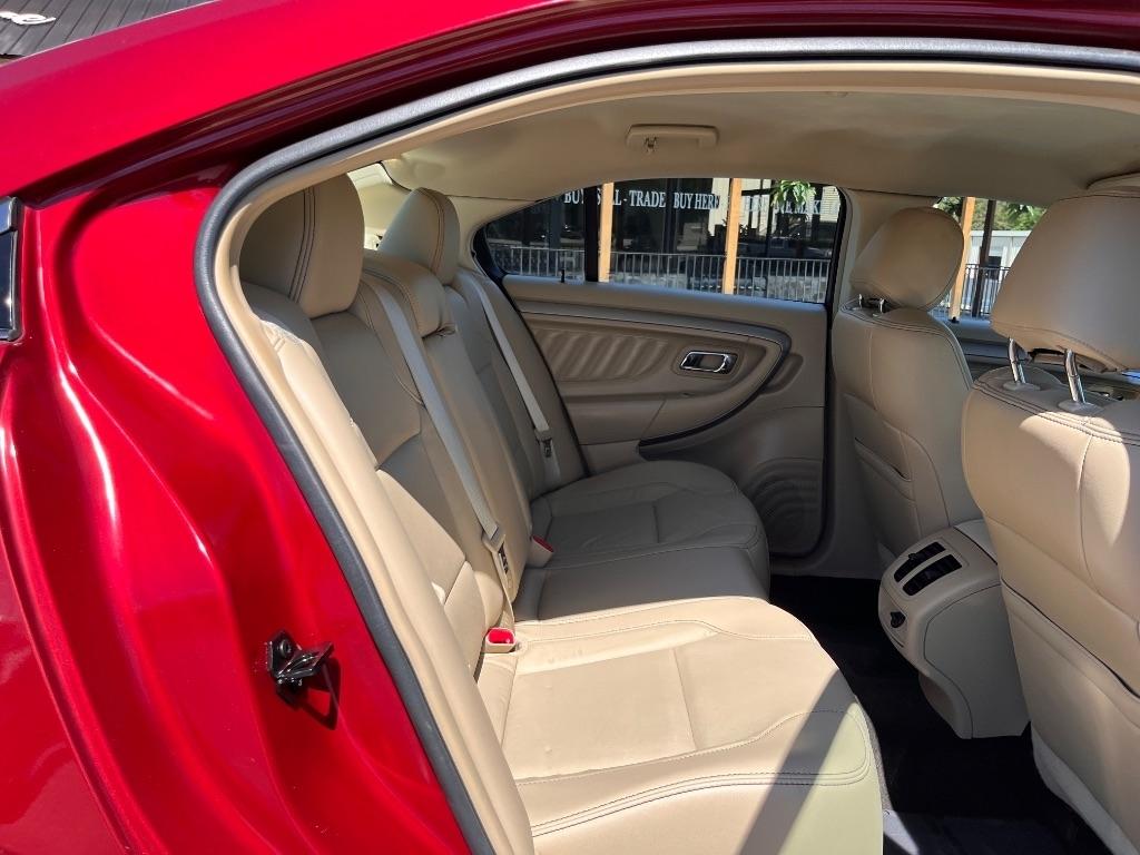 Ford Taurus 4dr Sdn SEL FWD 2015