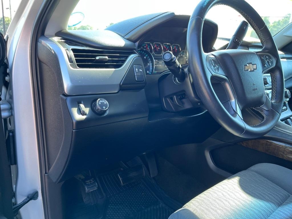 Chevrolet Suburban 2WD 4dr 1500 LS 2016