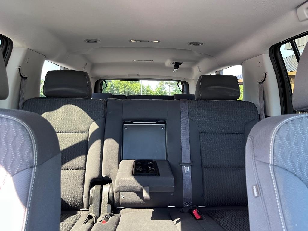 Chevrolet Suburban 2WD 4dr 1500 LS 2016