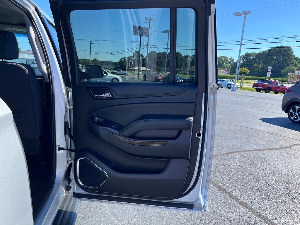 Chevrolet Suburban 2WD 4dr 1500 LS 2016