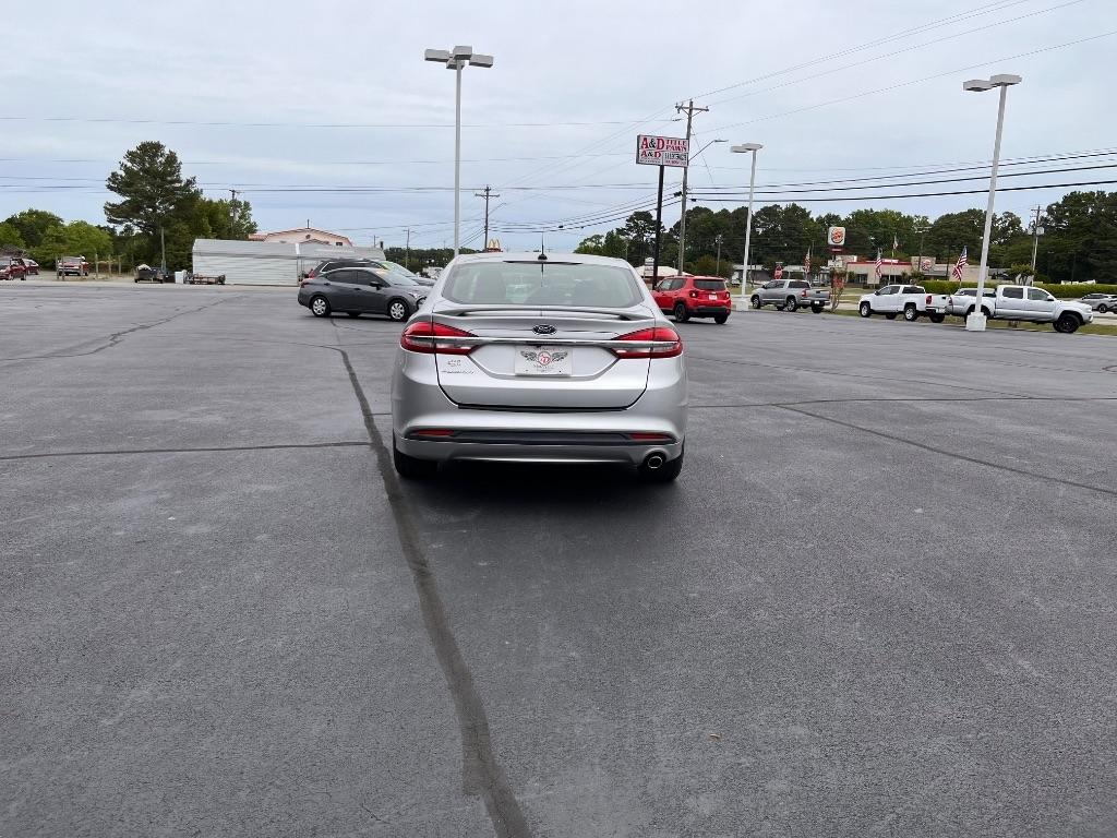 Ford Fusion S FWD 2018