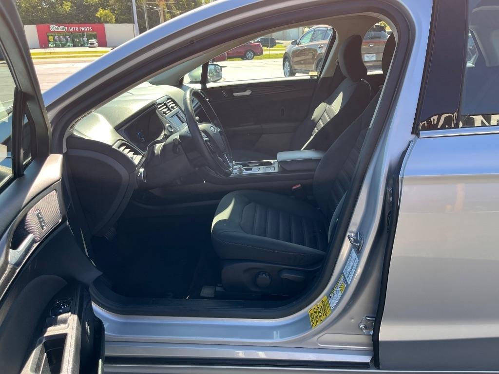 Ford Fusion S FWD 2018