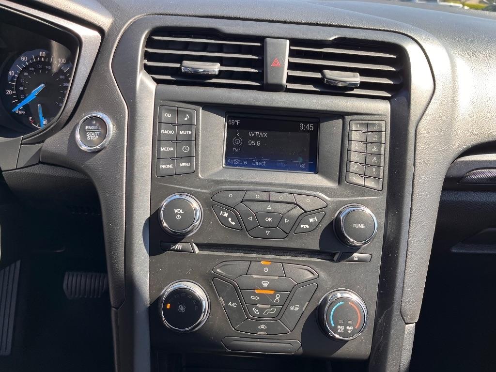 Ford Fusion S FWD 2018