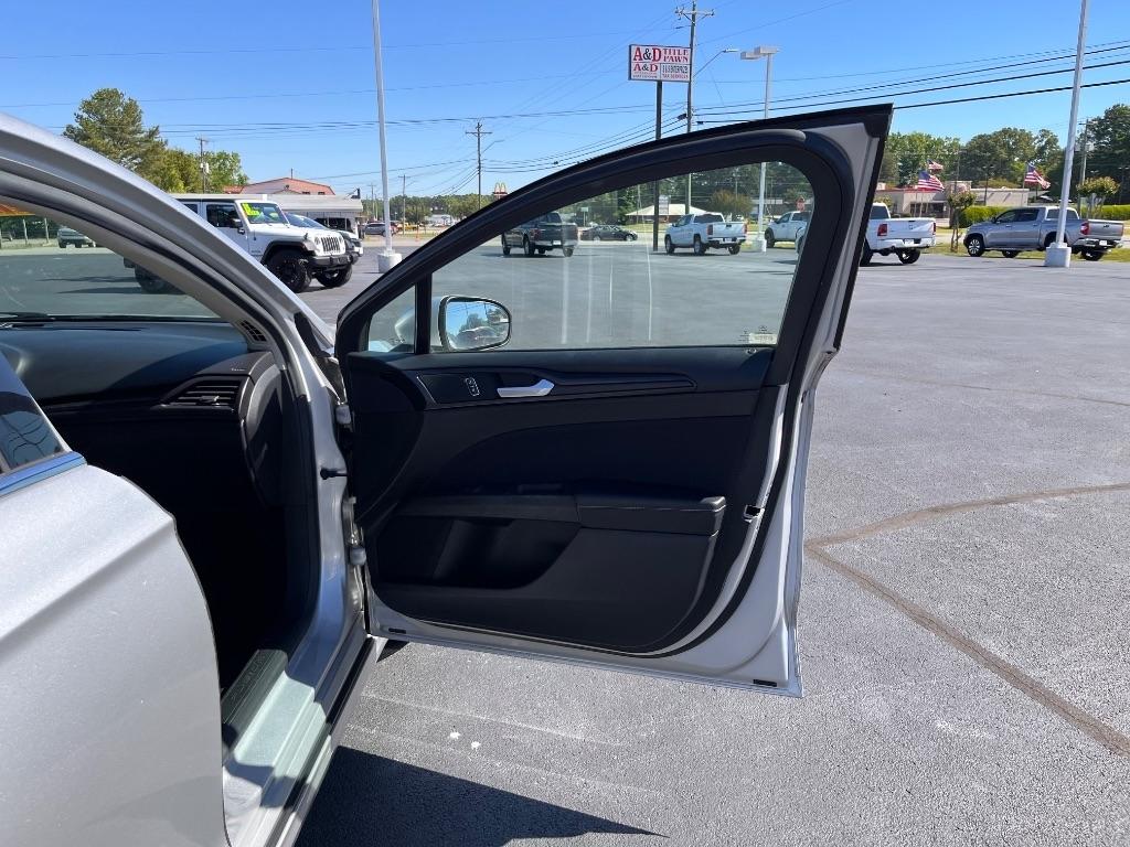 Ford Fusion S FWD 2018