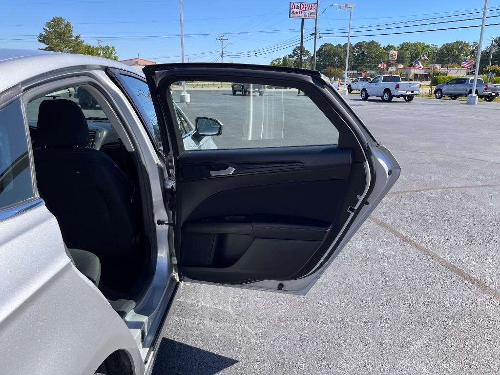Ford Fusion S FWD 2018
