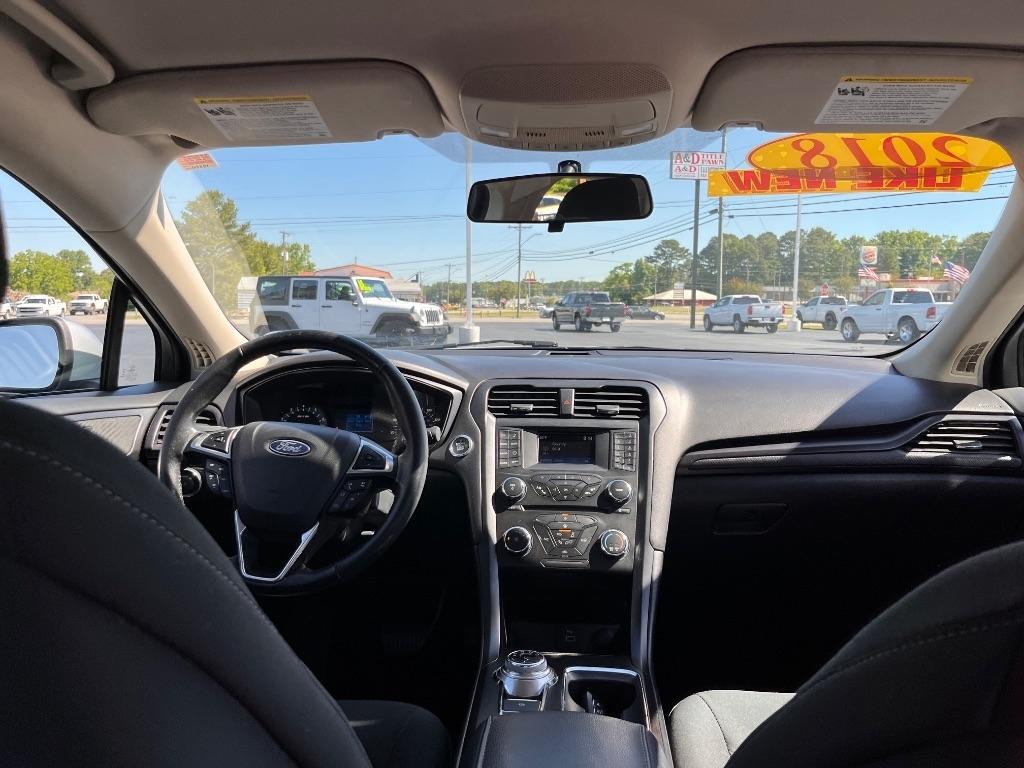 Ford Fusion S FWD 2018