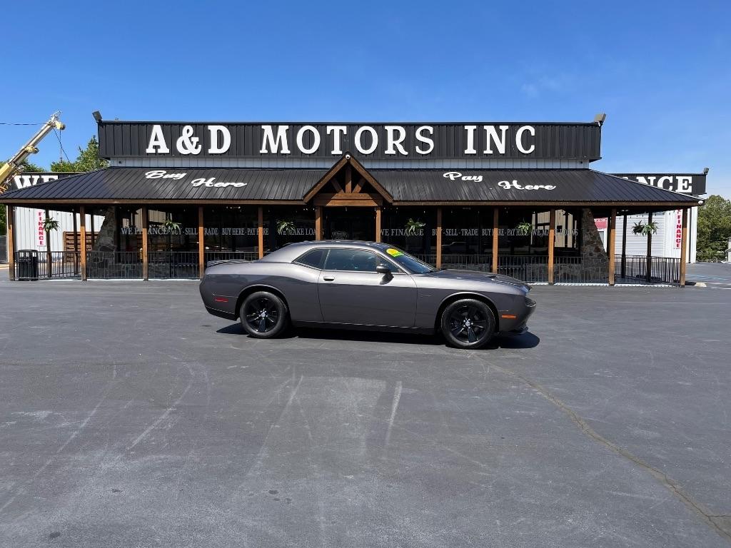 2019 Dodge Challenger SXT RWD