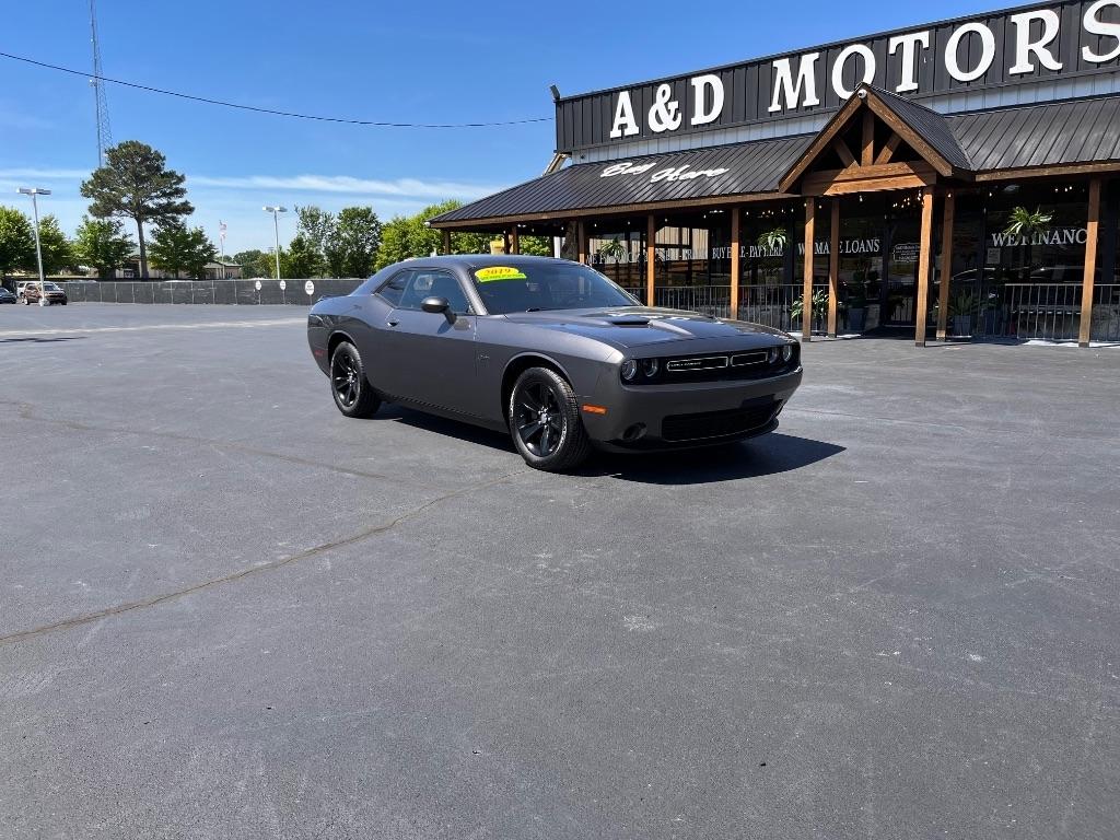 Dodge Challenger SXT RWD 2019