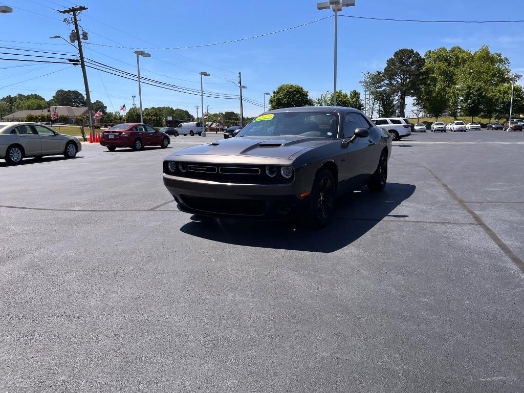 Dodge Challenger SXT RWD 2019