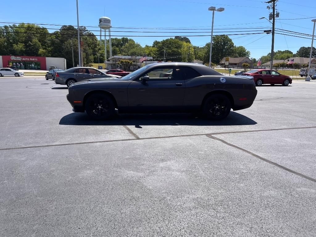 Dodge Challenger SXT RWD 2019