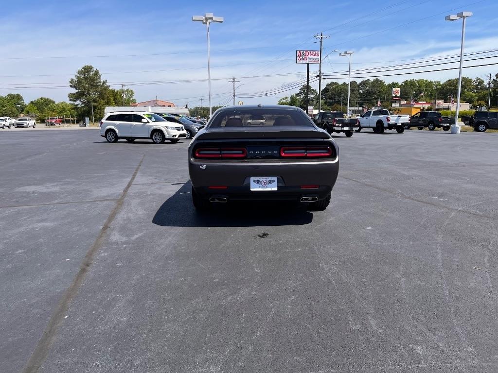 Dodge Challenger SXT RWD 2019
