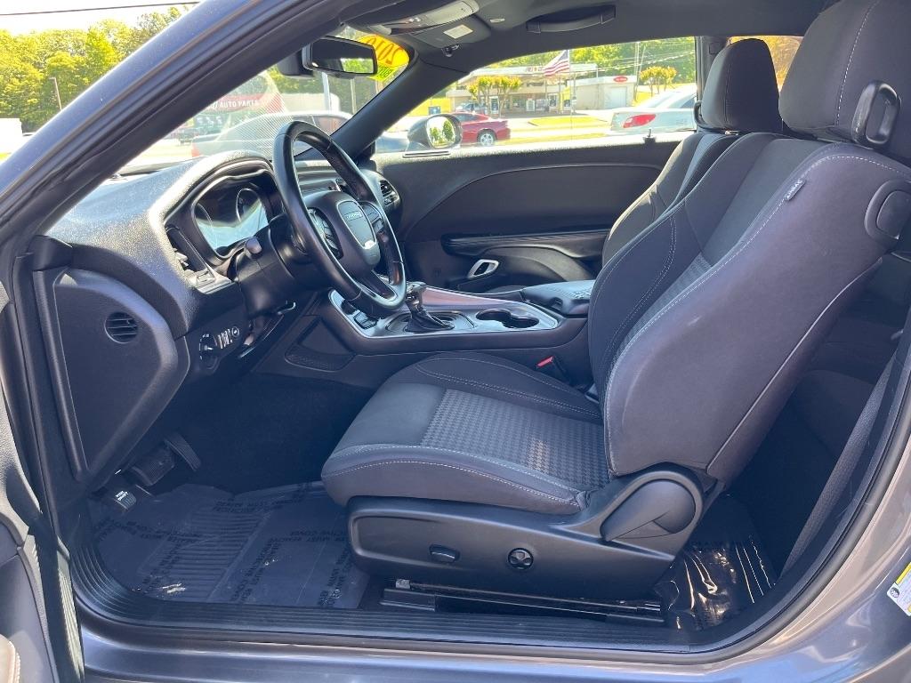 Dodge Challenger SXT RWD 2019
