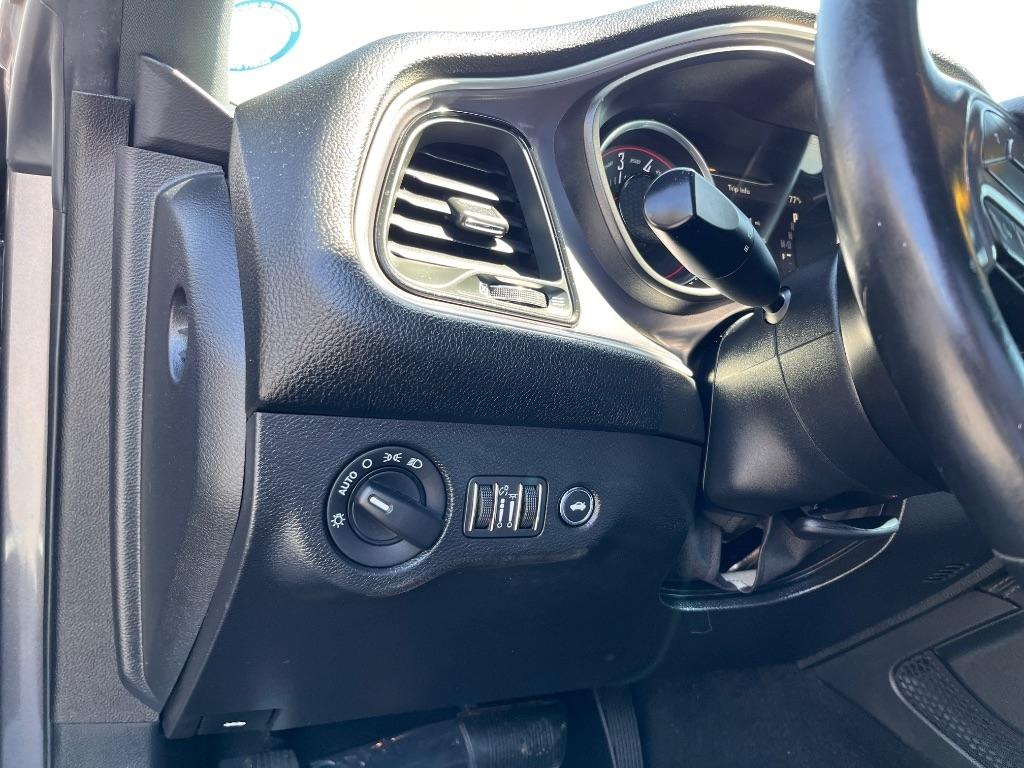 Dodge Challenger SXT RWD 2019