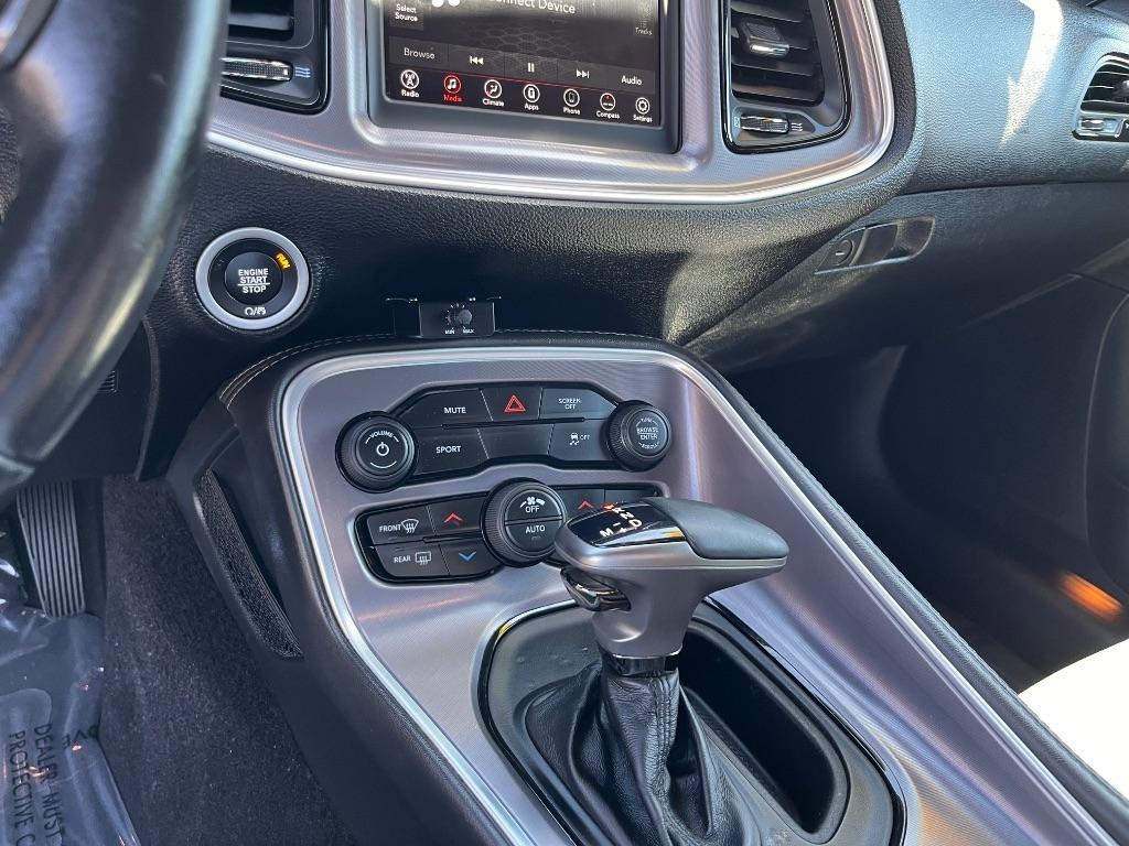 Dodge Challenger SXT RWD 2019