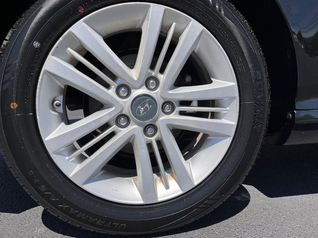 Hyundai Tiburon 2dr Cpe Man GS 2008