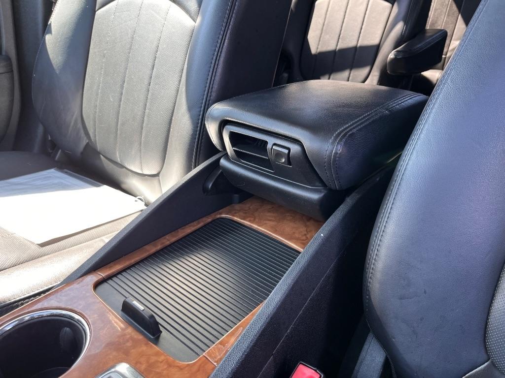 Buick Enclave FWD 4dr Leather 2012